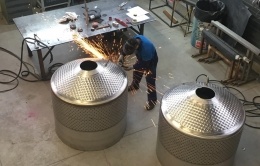 Construction of a stirred and thermo-regulated tank for the food-processing
