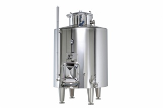 Insulated cylindrical tank