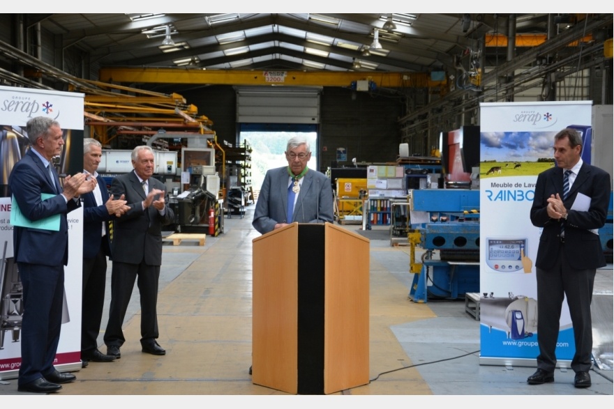 From left to right : Frédéric VEAUX Prefect of Mayenne, Roger MILLET first Deputy Mayor of Gorron, Bruno LESTAS Chairman of the Community of communes, Michel BOITTIN CEO of SERAP from 1968 to 2000, Eric BOITTIN CEO of SERAP since 2000.