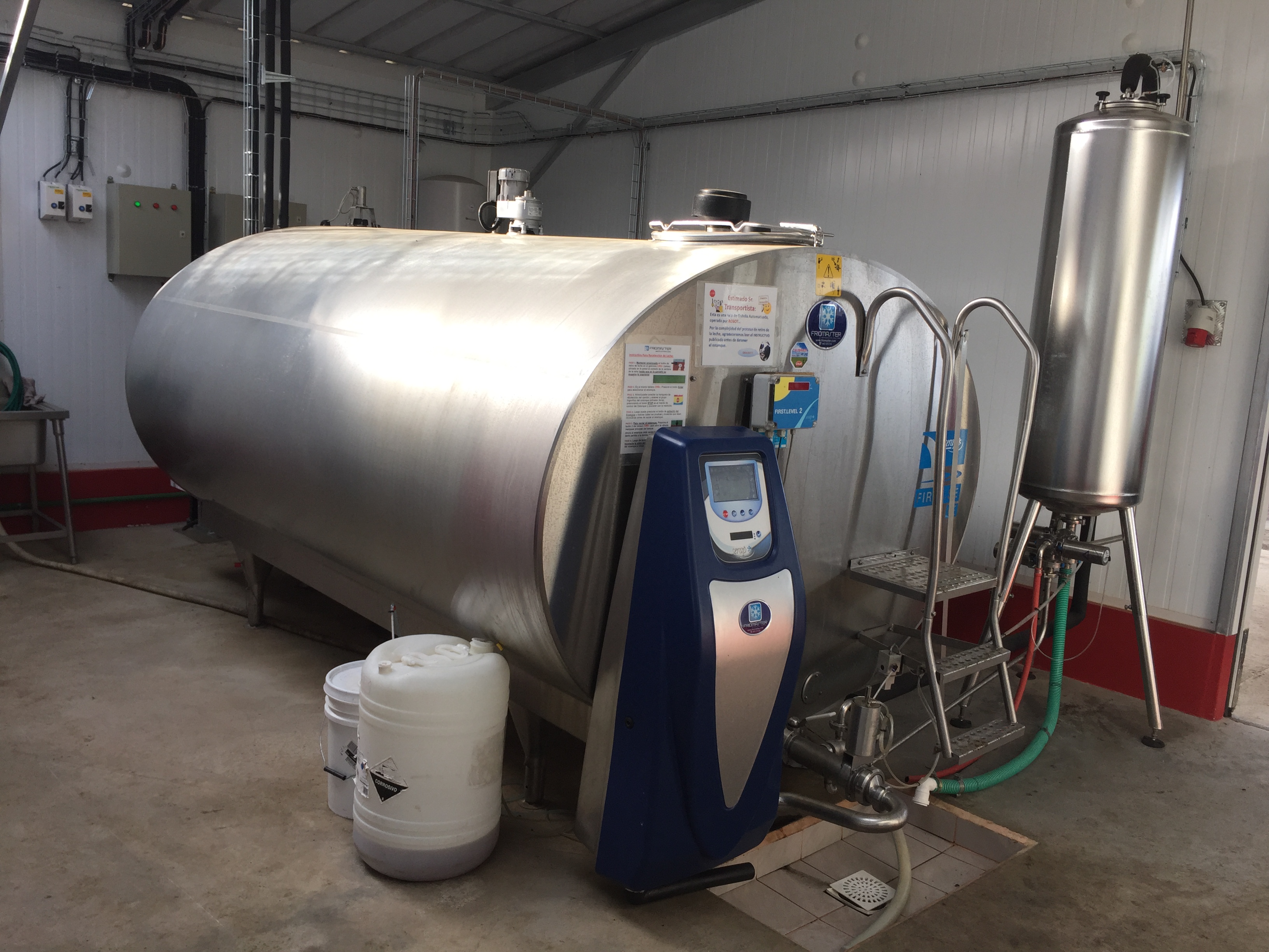Serap Milk Cans Cooler (Patented), Cooling Temperature: 2-3 degree Celsius,  Tank Capacity: 0-500 L at best price in Vadodara